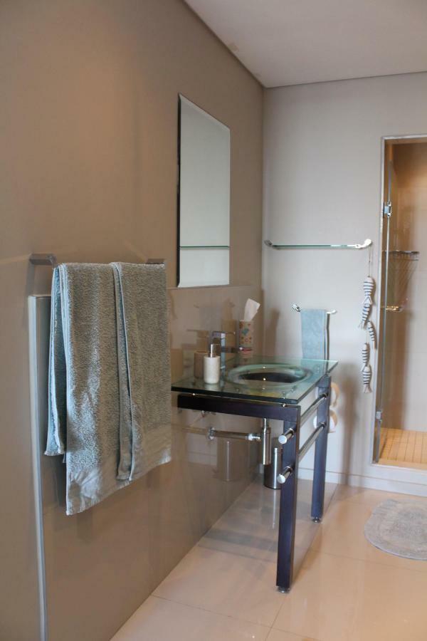 Infinity Oceanview 303A Apartment Bloubergstrand Luaran gambar